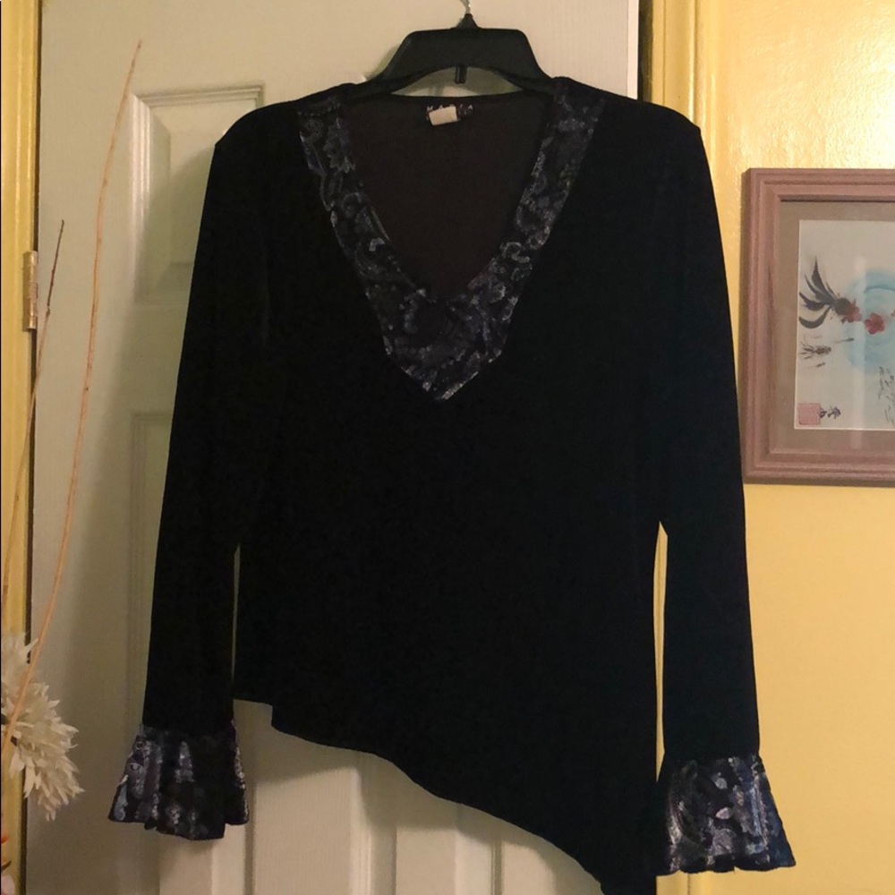 Maria Gabrielle fashion top.